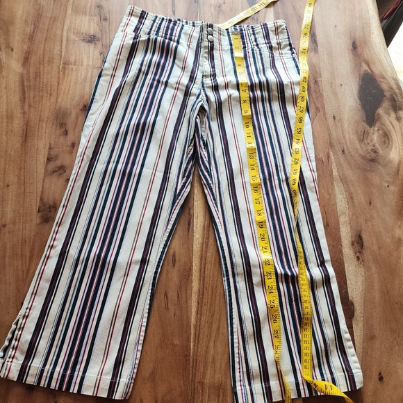 Wardrobe essential fitted capris, striped pants, size 9/10 - Picture 7 of 9